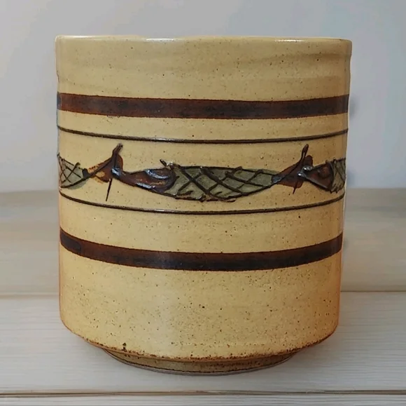 Vintage WONY Ltd Japan Stoneware Vase – 5″ Fish-Band Motif | Mid-Century Japandi - Picture 2 of 11